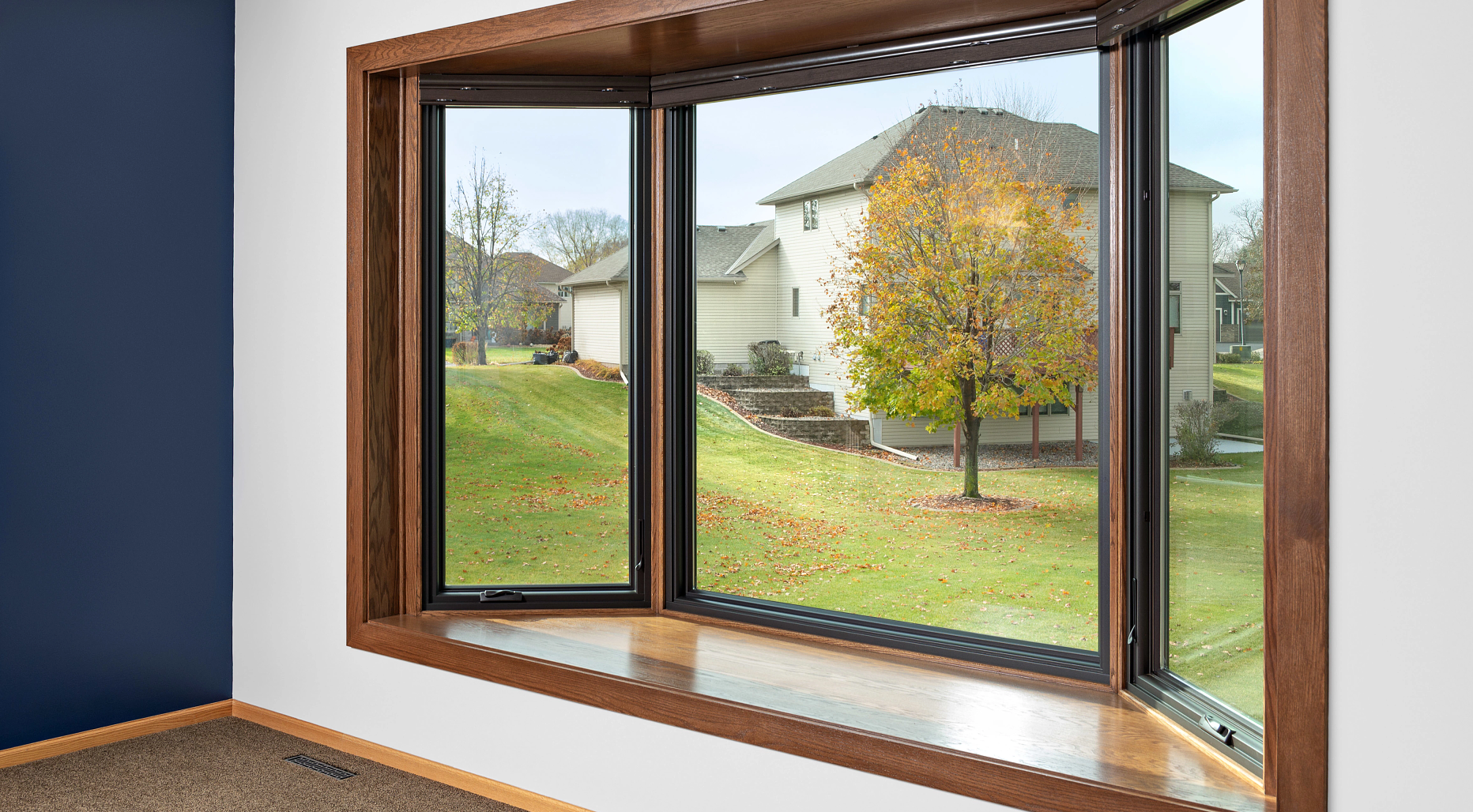 three-panel bay window with reading nook